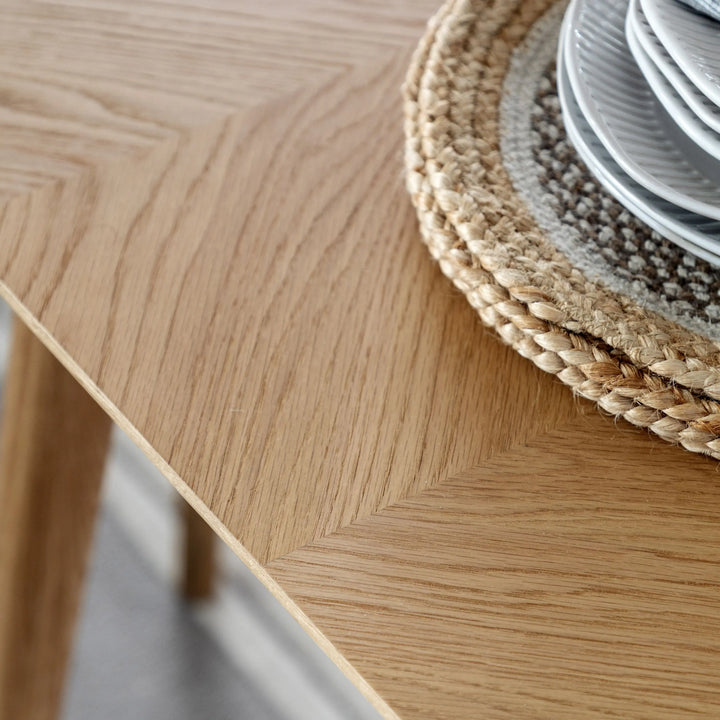 Malmö Extendable Oak Dining Table | 6-8 Seater
