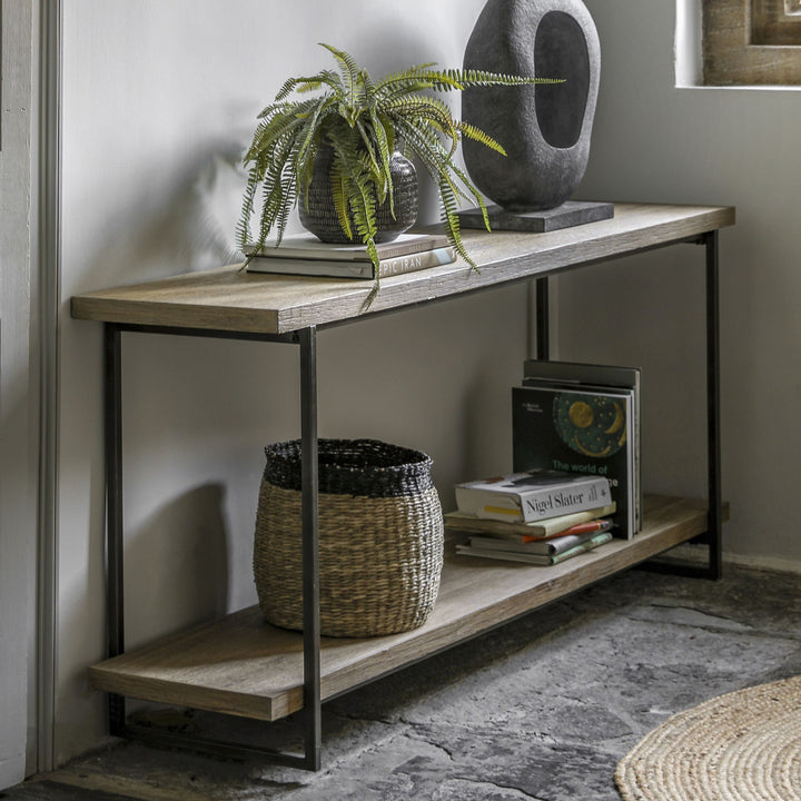 Toria Display Table