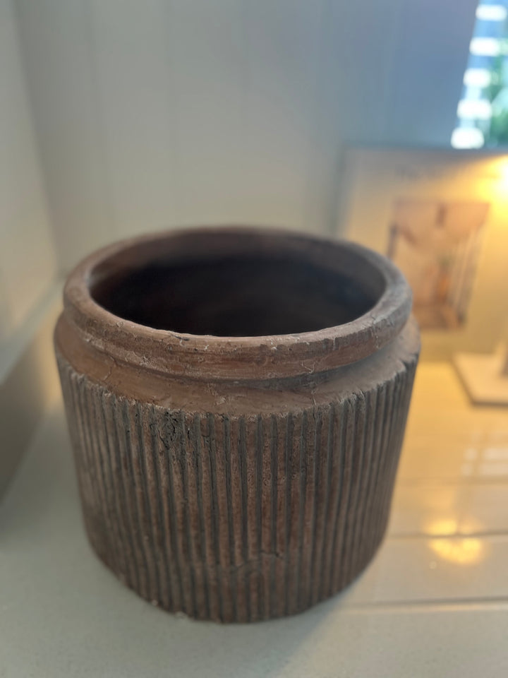 Siena Brown Dolly Pot with foliage