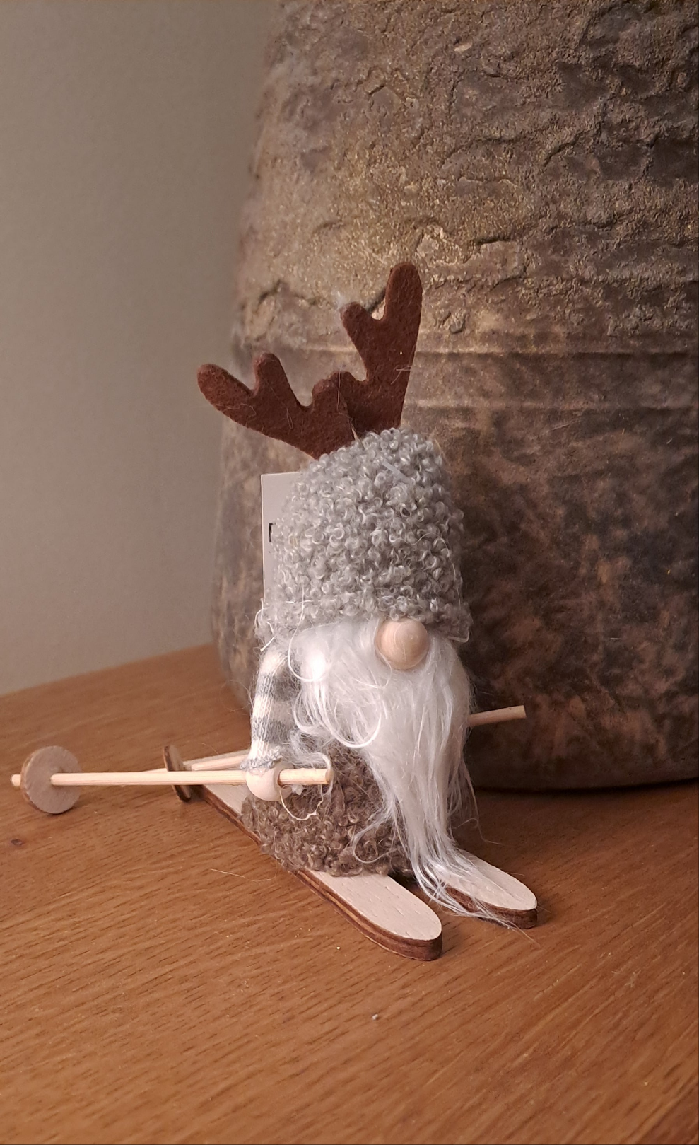 Woodland Gonk on Skis | grey