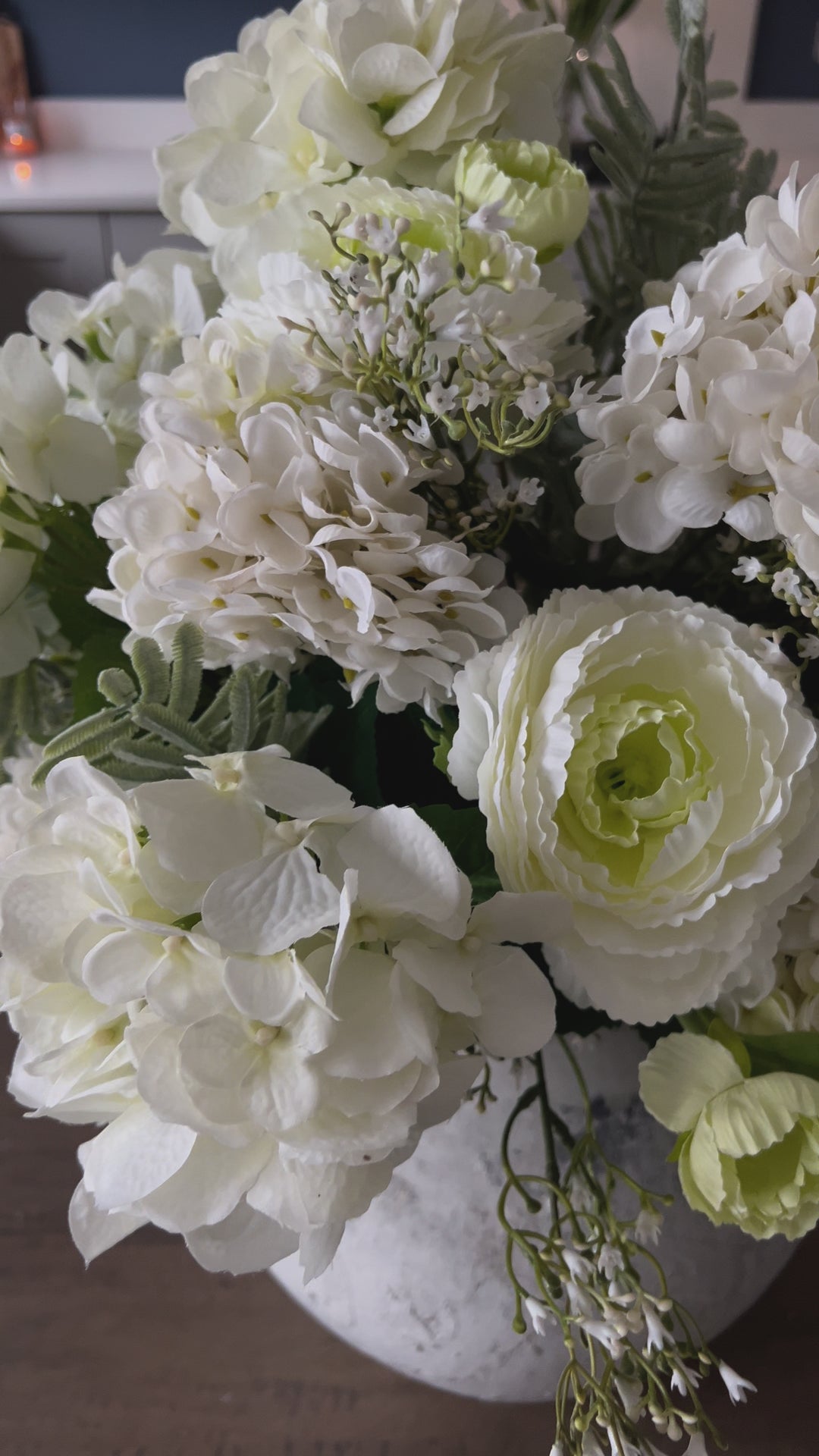 Darcy Luxury Signature Arrangement