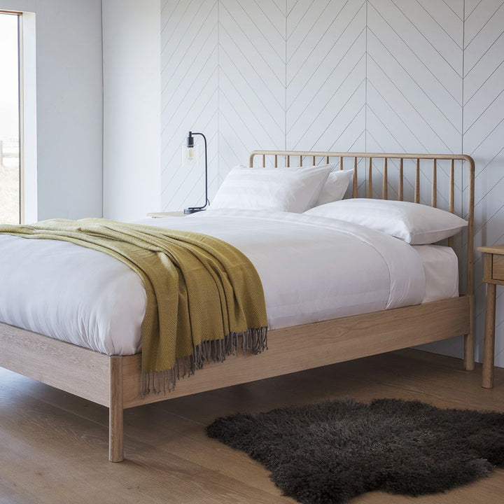 Dorset 6' Spindle Bed