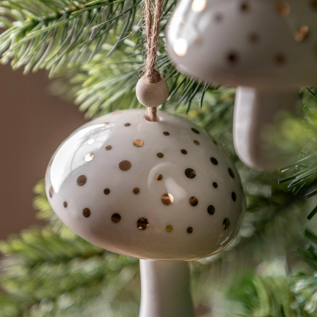 Pearly White Hanging Mushrooms 2pk