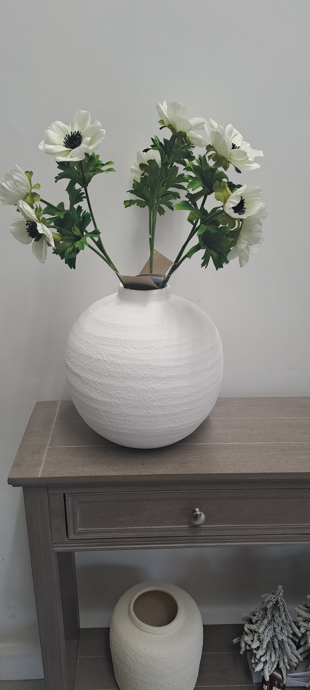 Kylie White matt vase