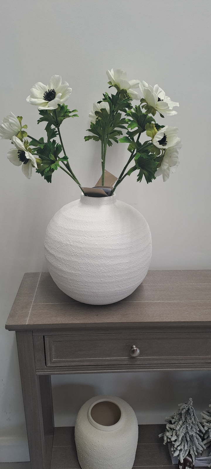 Kylie White matt vase