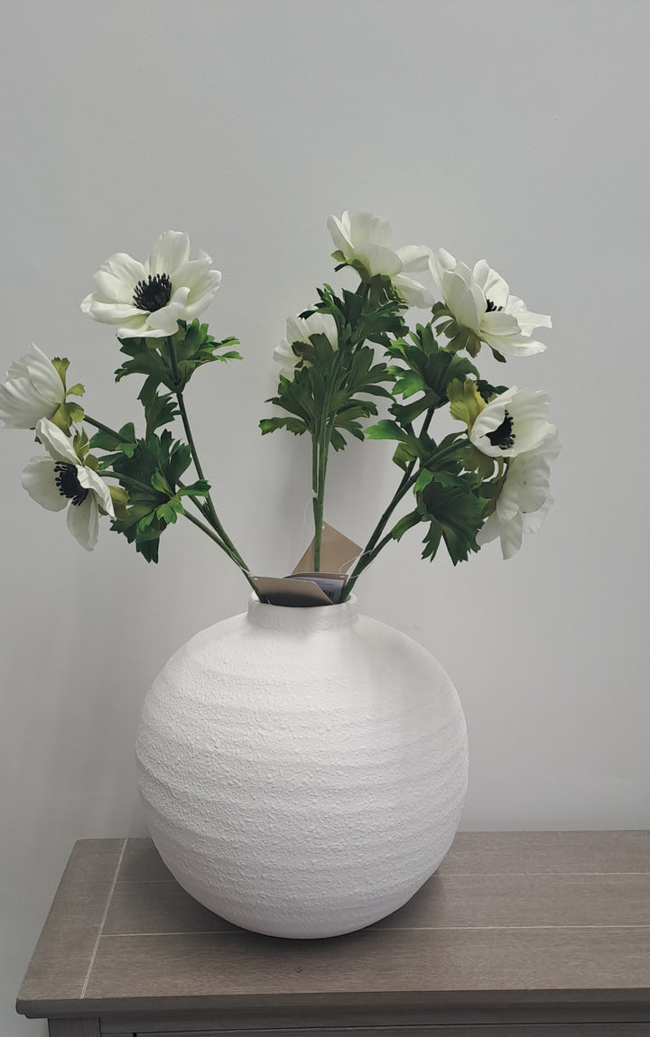 Kylie White matt vase