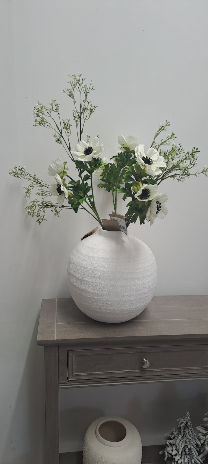 Kylie White matt vase