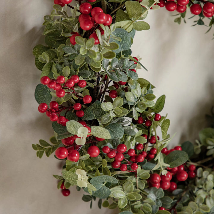 Windsor Wine Traditions Red Berry Wreath