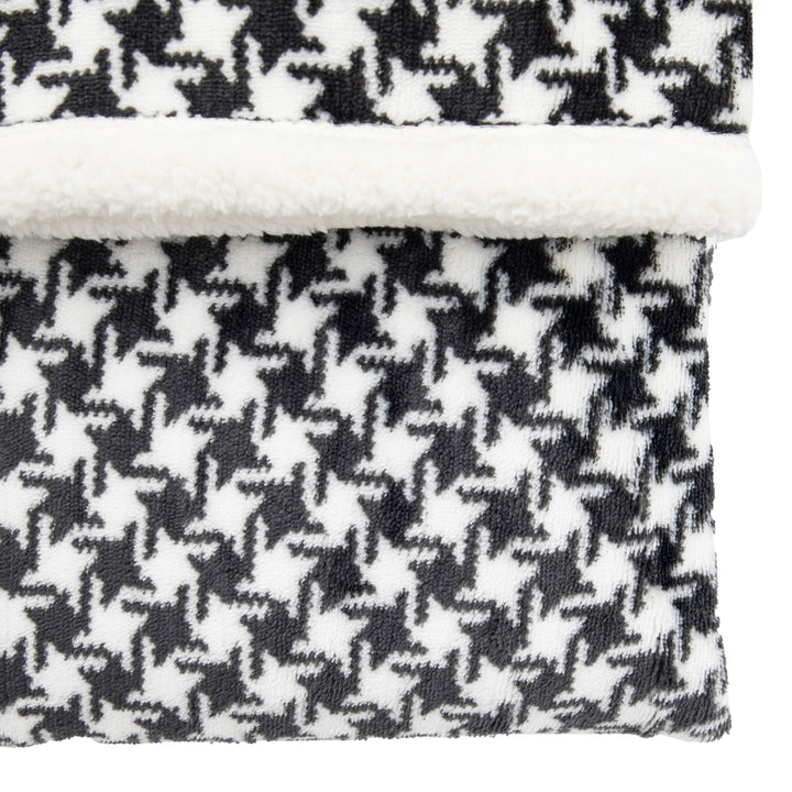 Dogtooth Sherpa Throw