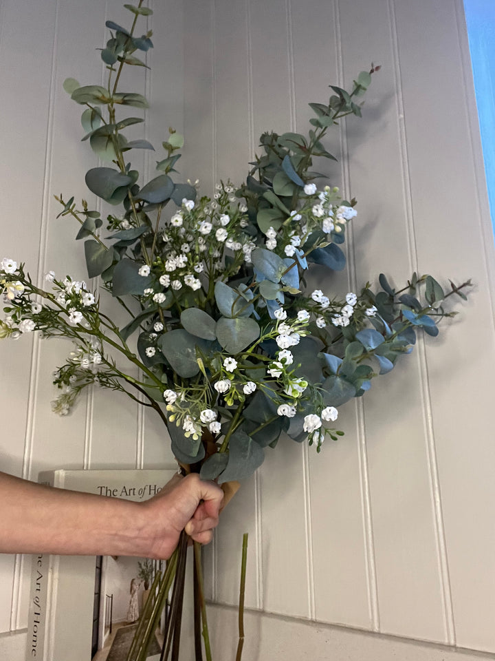 Home Pieces White Gypsophila Spray arrangement