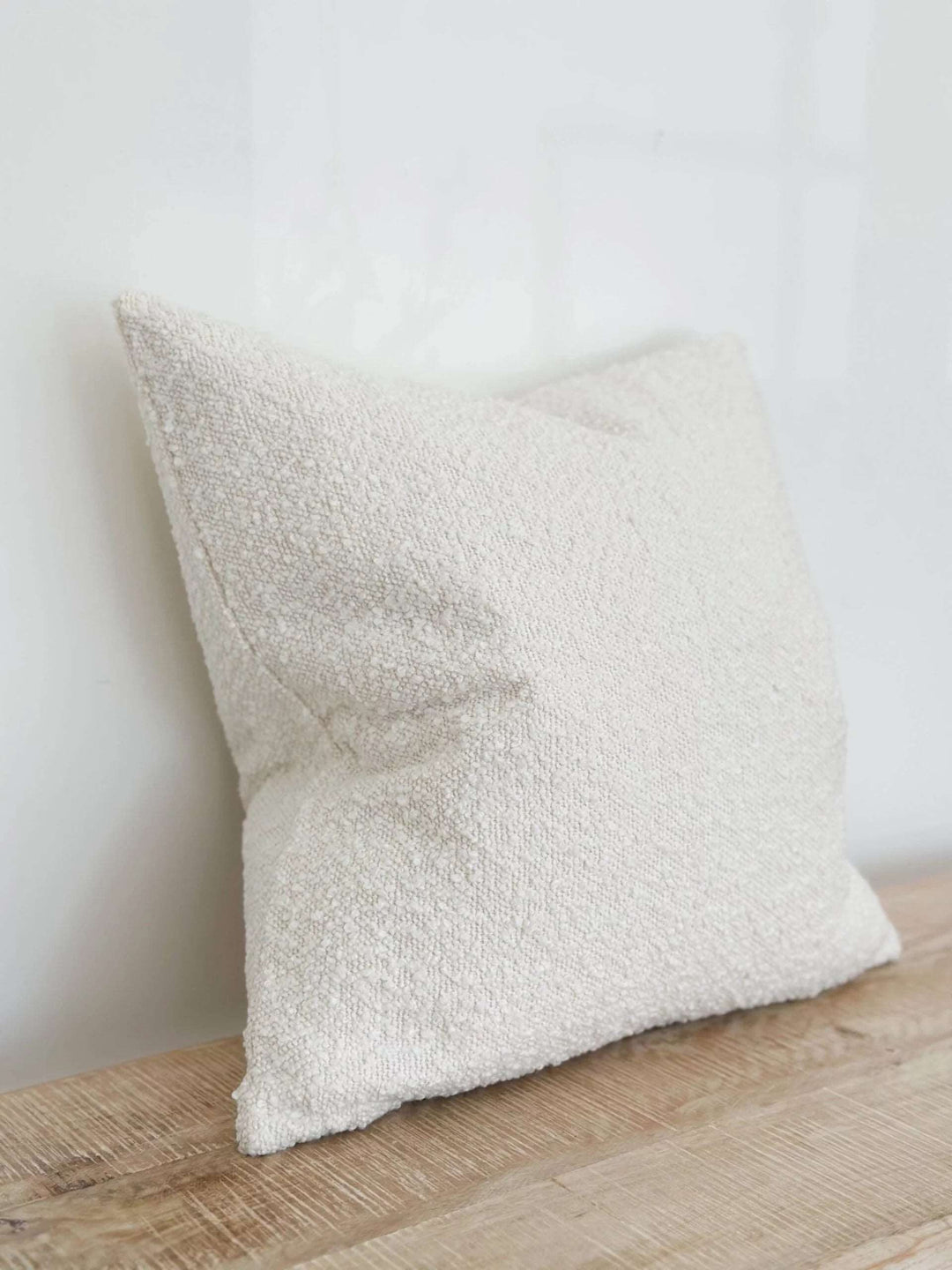 Boucle 45cm×45cm cushion cover – Cream/White