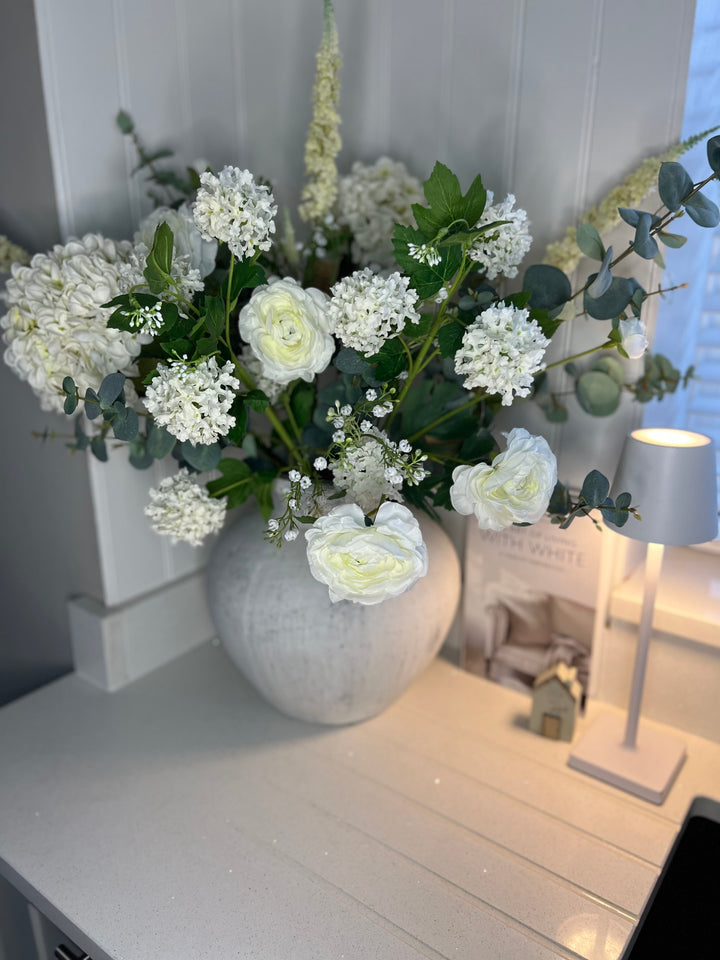 Elegant Grandeur flower arrangement