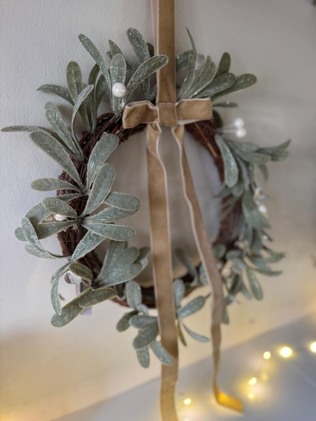 30cm Felt Mistletoe Wreath With Bow