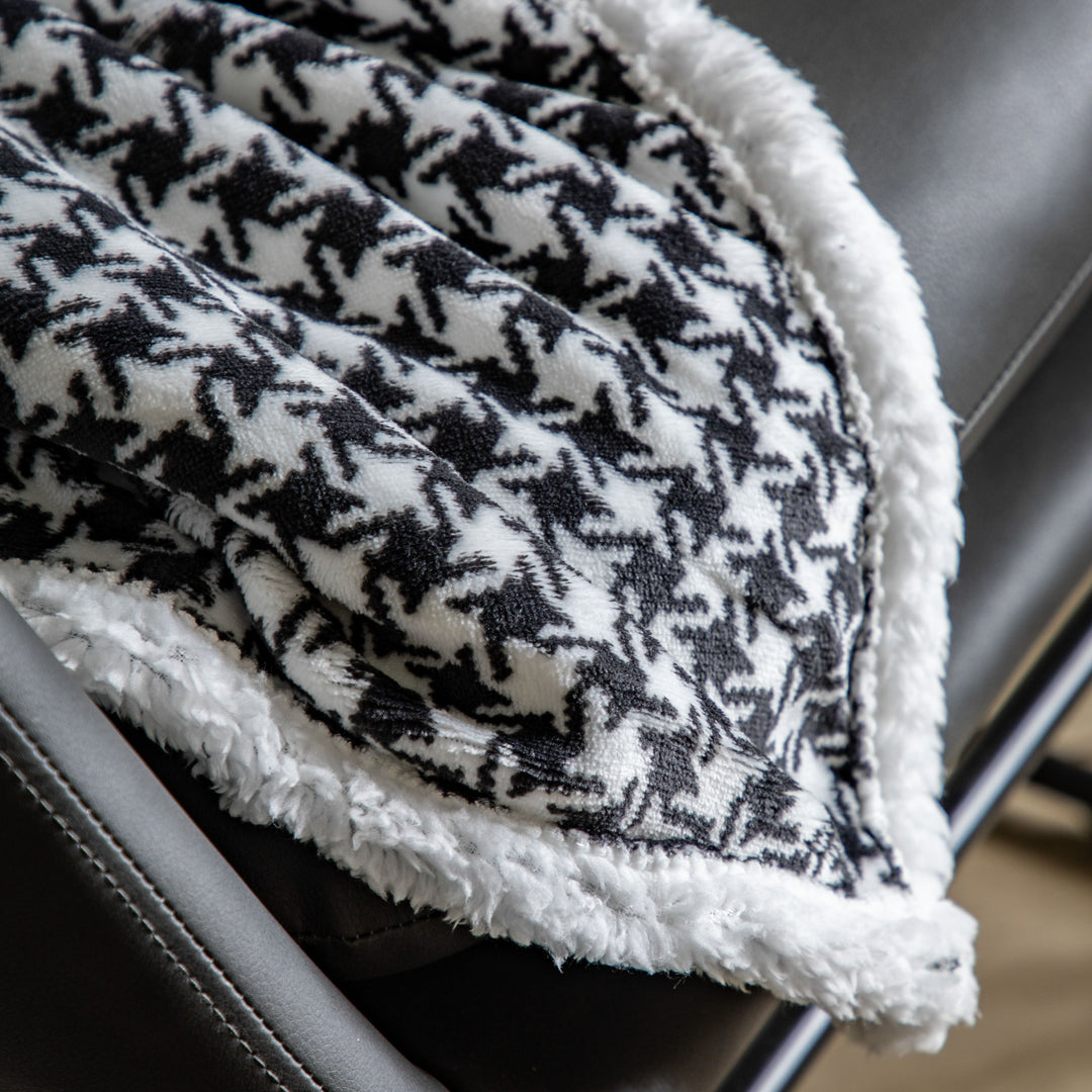 Dogtooth Sherpa Throw