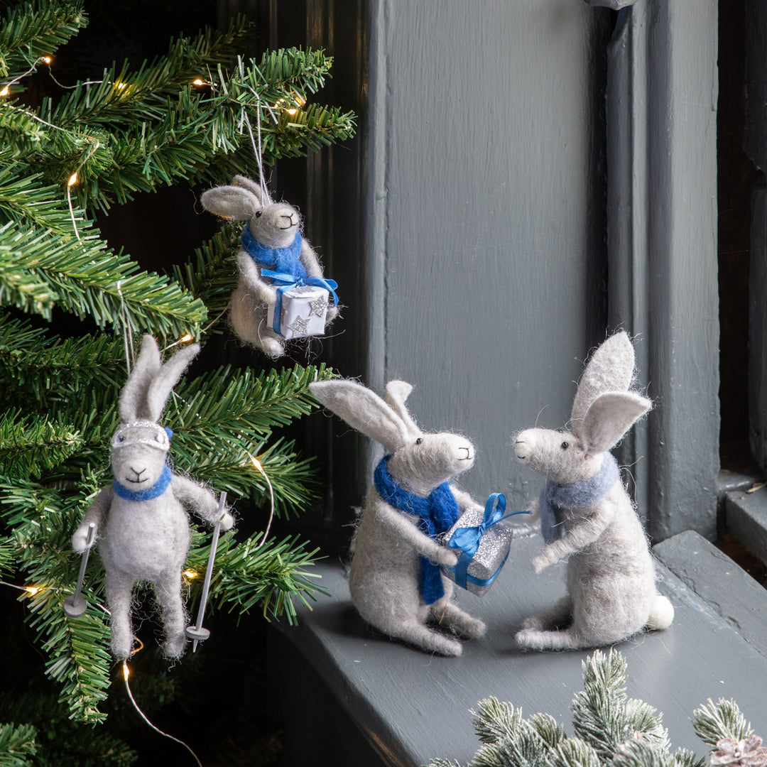 Gifting Hares Set of 2