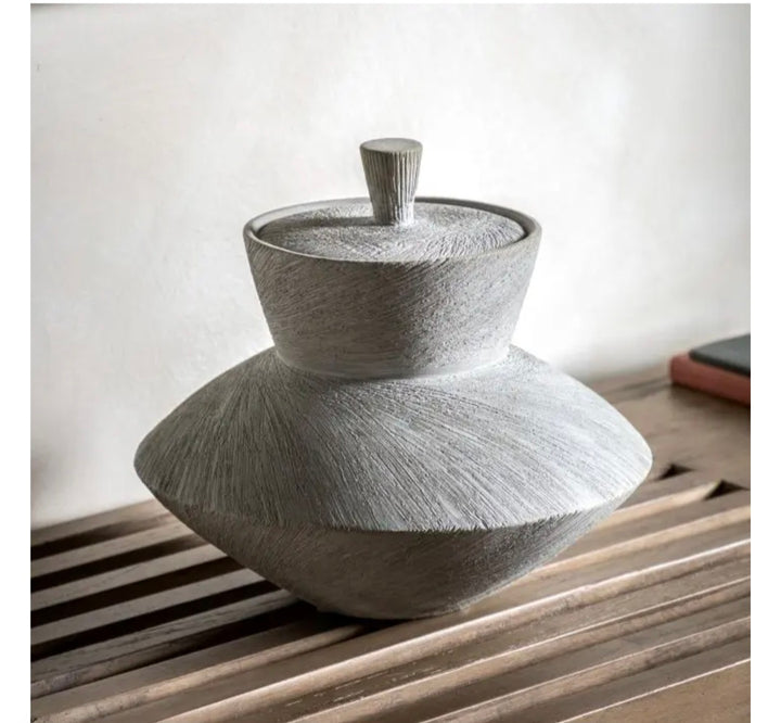 Akari Scratch Detail Jar | White