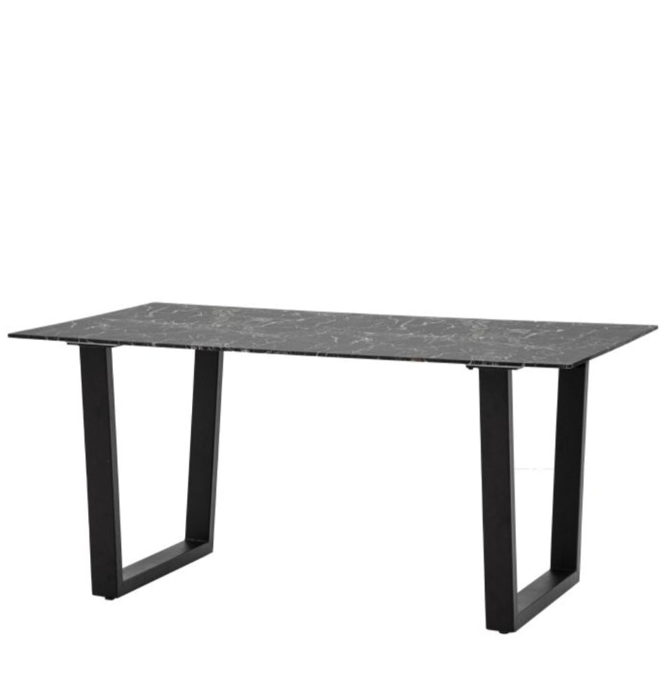 Davidson Dining Table / 6 seater