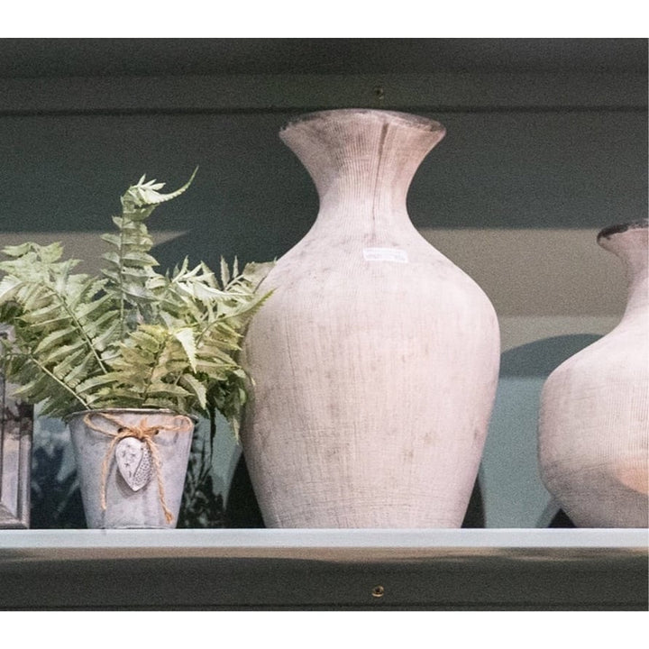 Flora stone vase - home pieces