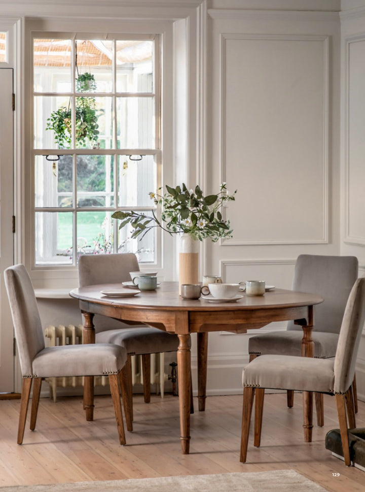Madison Round Extending Dining Room Table